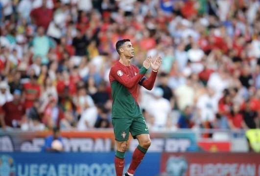 j9九游会游戏 - C罗回归赛场，绝杀首场状态亮眼，法国队观众沸腾！